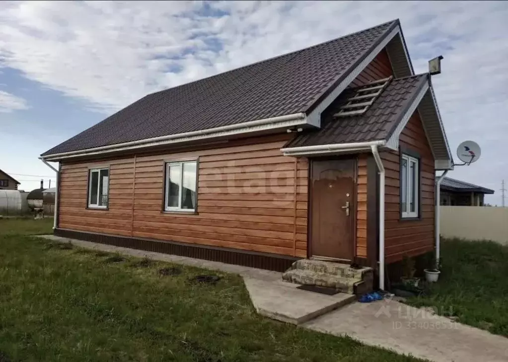 Дом в Татарстан, Тукаевский район, д. Азьмушкино ул. Родная, 6 (100 м) - Фото 1