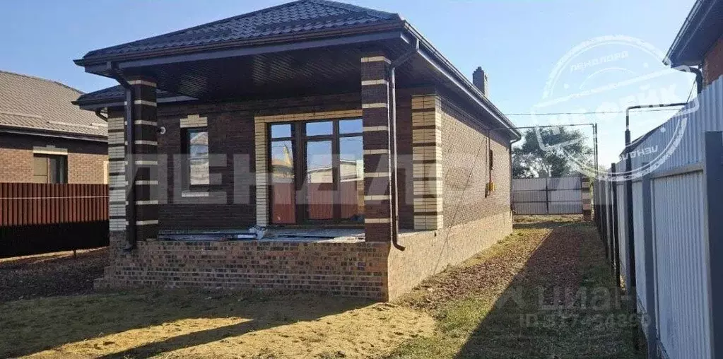 Дом в Ростовская область, Новочеркасск Рассветная ул. (100 м) - Фото 0