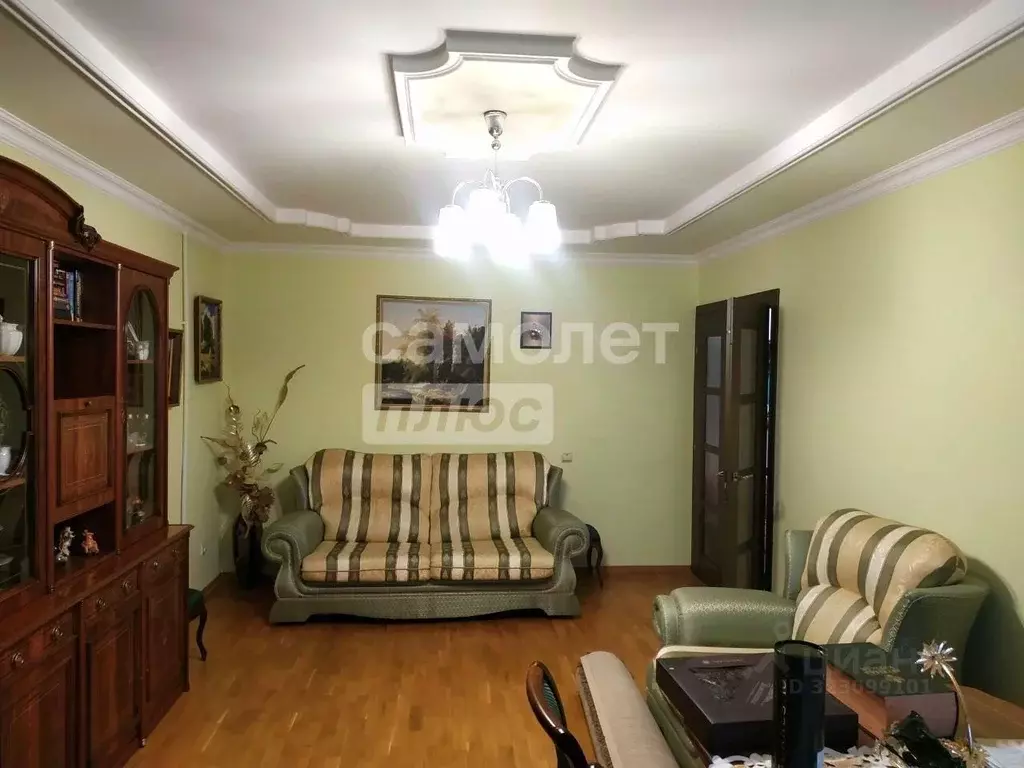 3-к кв. Липецкая область, Липецк ул. Космонавтов, 94 (71.0 м) - Фото 1