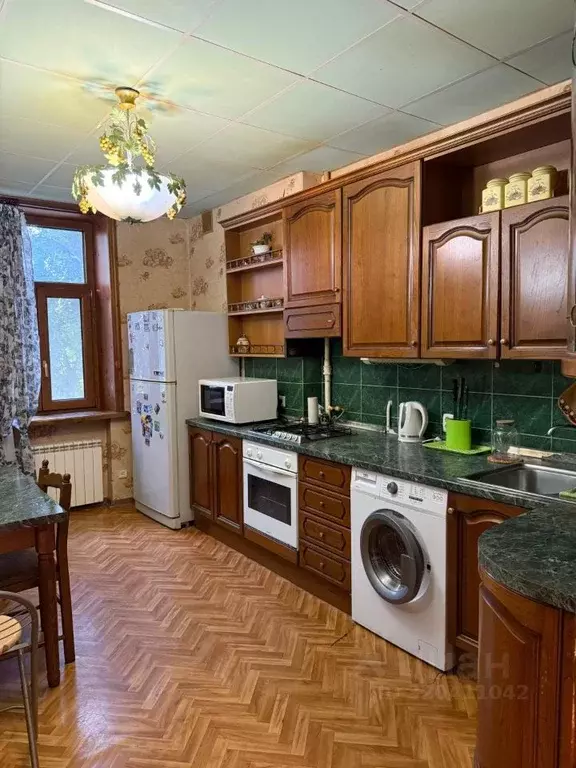 3-к кв. Астраханская область, Астрахань ул. Михаила Аладьина, 8 (92.4 ... - Фото 1