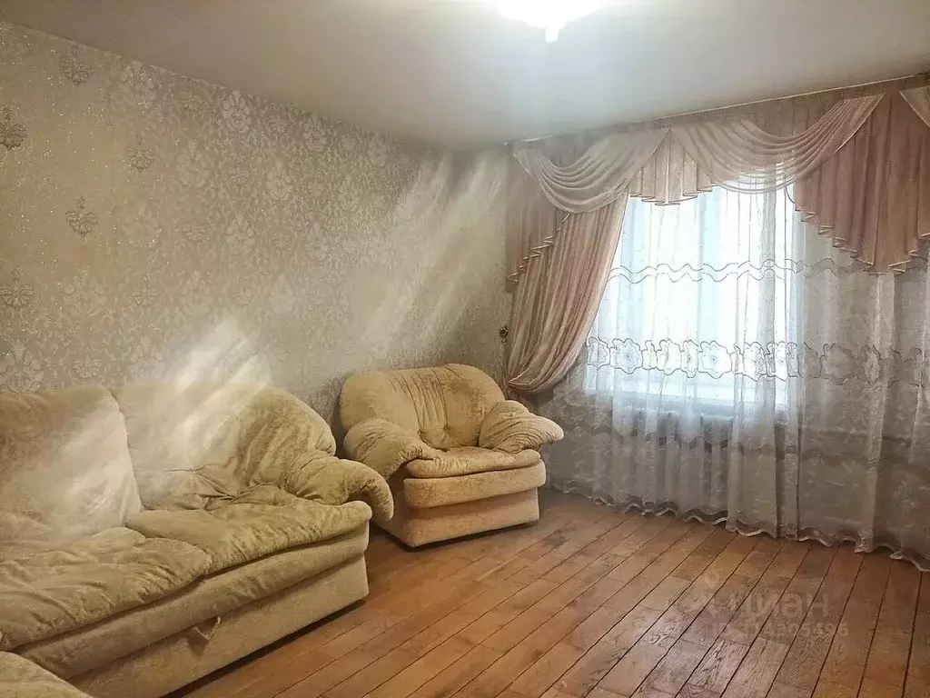 3-к кв. Чувашия, Чебоксары Ярмарочная ул., 7 (70.0 м) - Фото 0