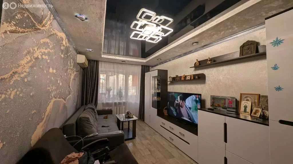 3-комнатная квартира: Каменск-Шахтинский, Коммунистический переулок, ... - Фото 1