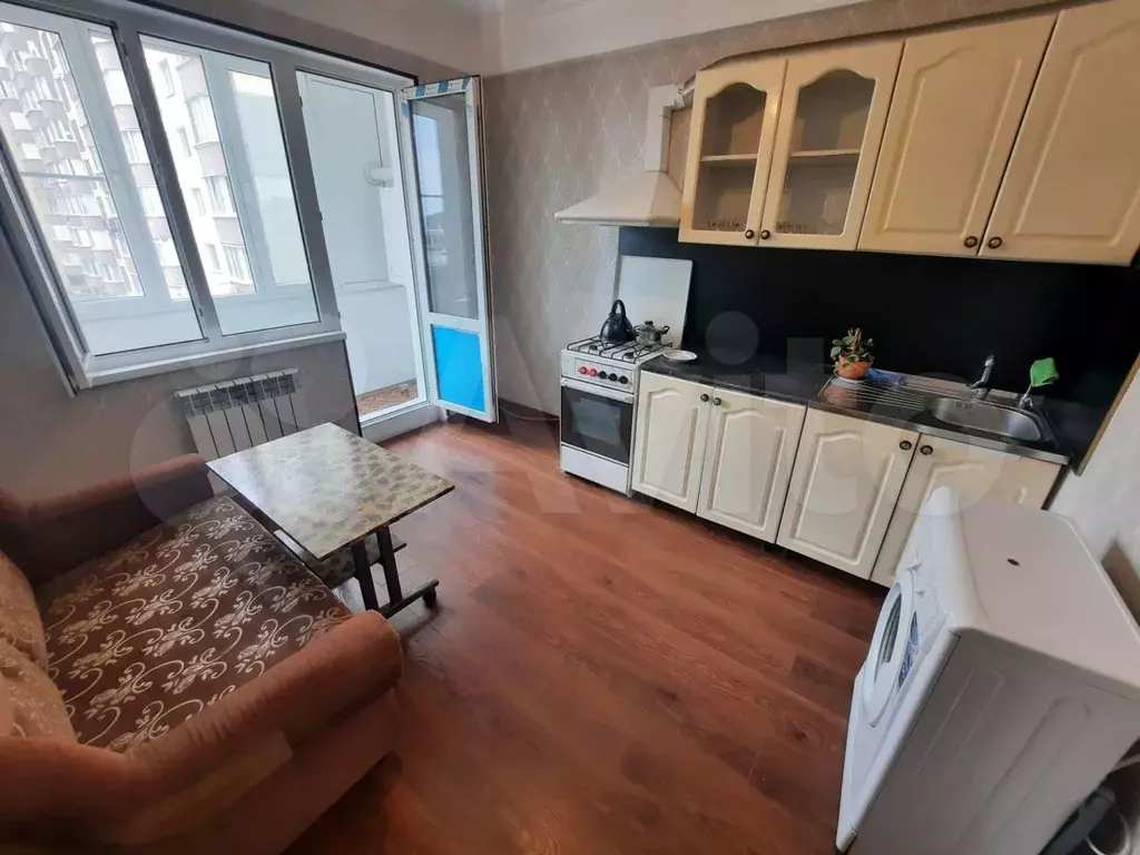 1-к. квартира, 40 м, 4/10 эт. - Фото 0