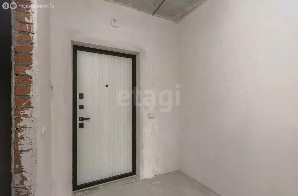 Квартира-студия: Тюмень, улица Игоря Комиссарова, 6 (28 м) - Фото 2