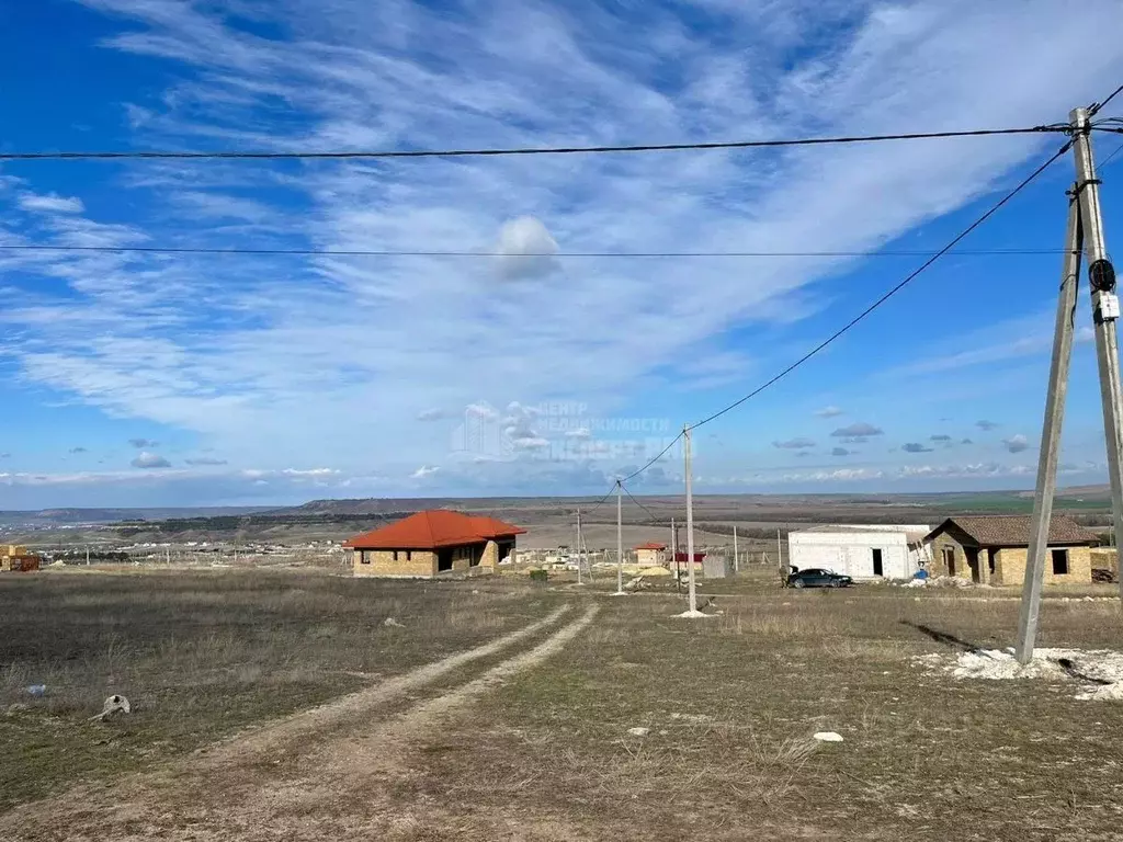 Участок в Крым, Симферопольский район, Чистенское с/пос, с. Левадки, ... - Фото 0