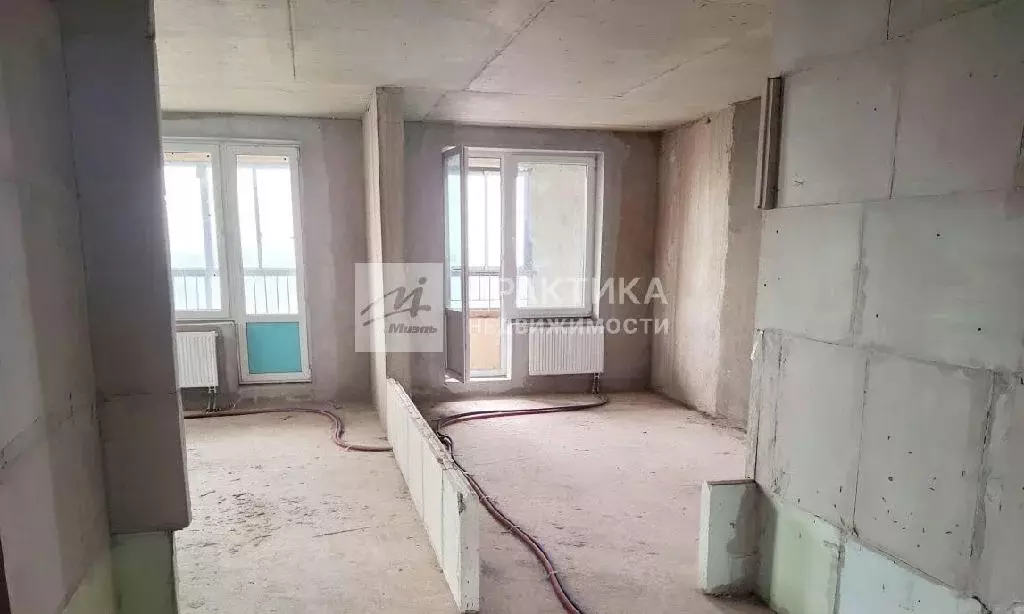 Продается 4-комнатная квартира - Фото 2