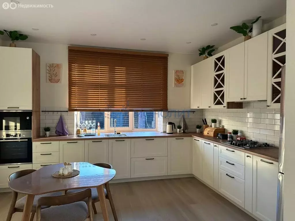 Дом в Чебоксары, улица Беззубова, 5 (165 м) - Фото 1