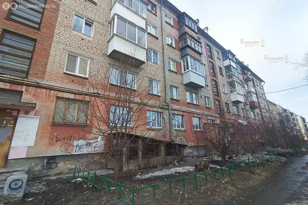 2-комнатная квартира: Ревда, улица Цветников, 39 (43.7 м) - Фото 2