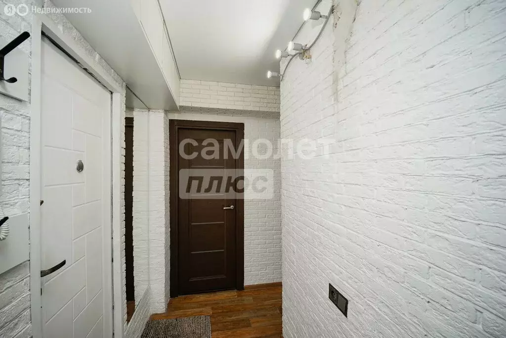 2-комнатная квартира: Омск, 3-й микрорайон, улица Путилова, 7А (44 м) - Фото 0