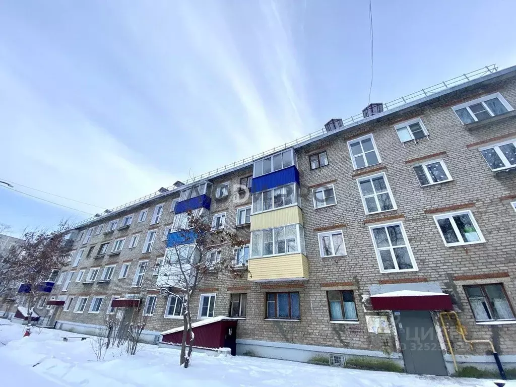 2-к кв. Кировская область, Кирово-Чепецк Красноармейская ул., 3А (41.0 ... - Фото 0