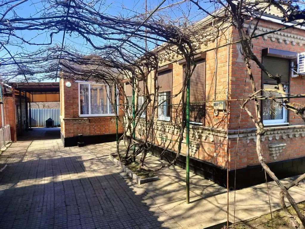 Дом в Ростовская область, Азовский район, с. Самарское пер. ... - Фото 1