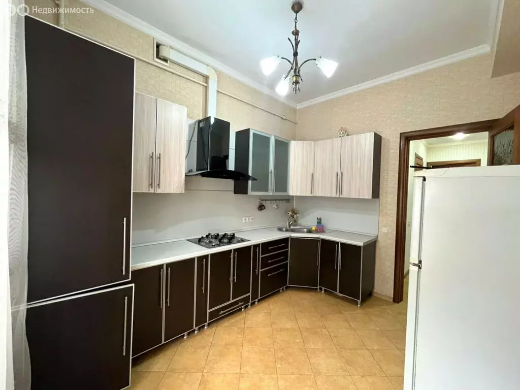 3-комнатная квартира: Дербент, улица Кобякова, 12 (80 м) - Фото 1