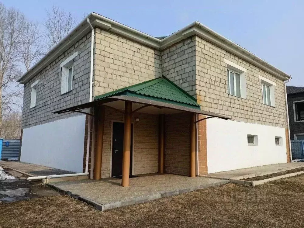 Коттедж в Амурская область, Белогорск Тополиный пер., 2 (289 м) - Фото 1