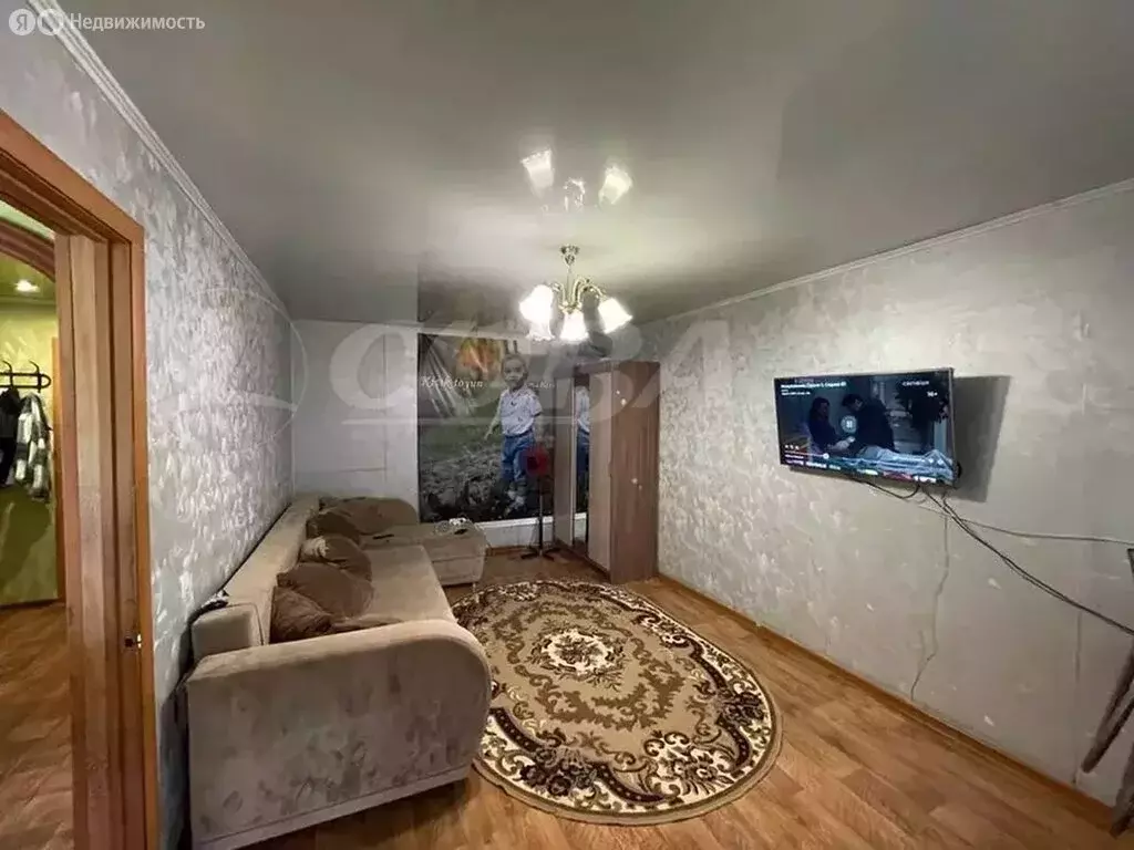 3-комнатная квартира: Тюмень, улица 50 лет Октября, 66 (64 м) - Фото 1