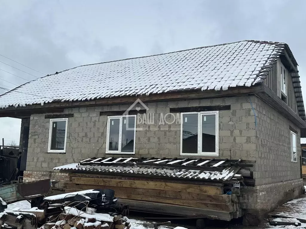 Дом в Астраханская область, Ахтубинск ул. Фрунзе, 116 (100 м) - Фото 0