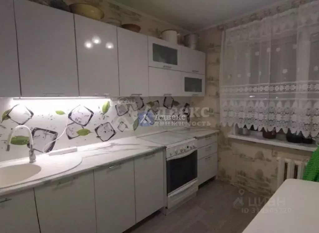 2-к кв. Тюменская область, Тюмень Широтная ул., 61 (50.5 м) - Фото 0