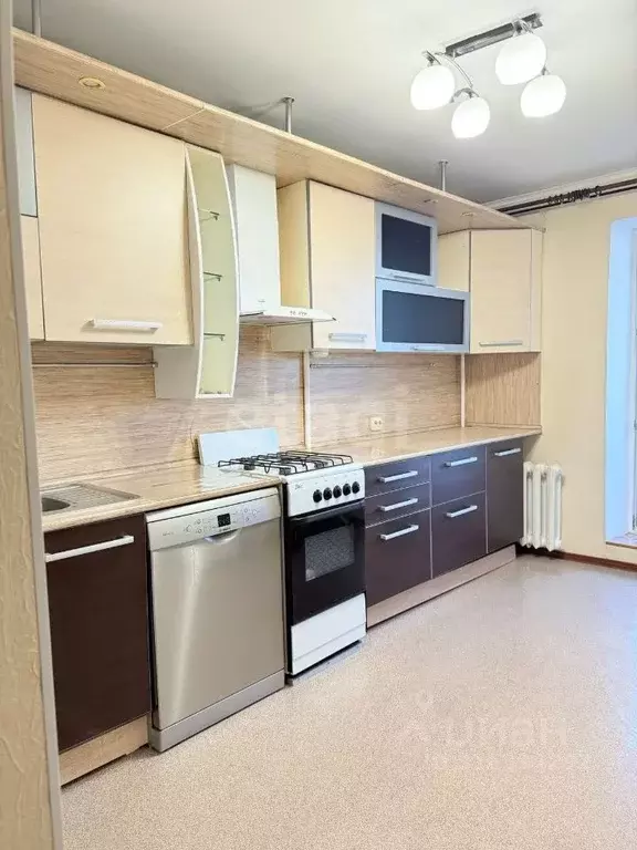 2-к кв. Башкортостан, Уфа ул. Шмидта, 16 (56.3 м) - Фото 0