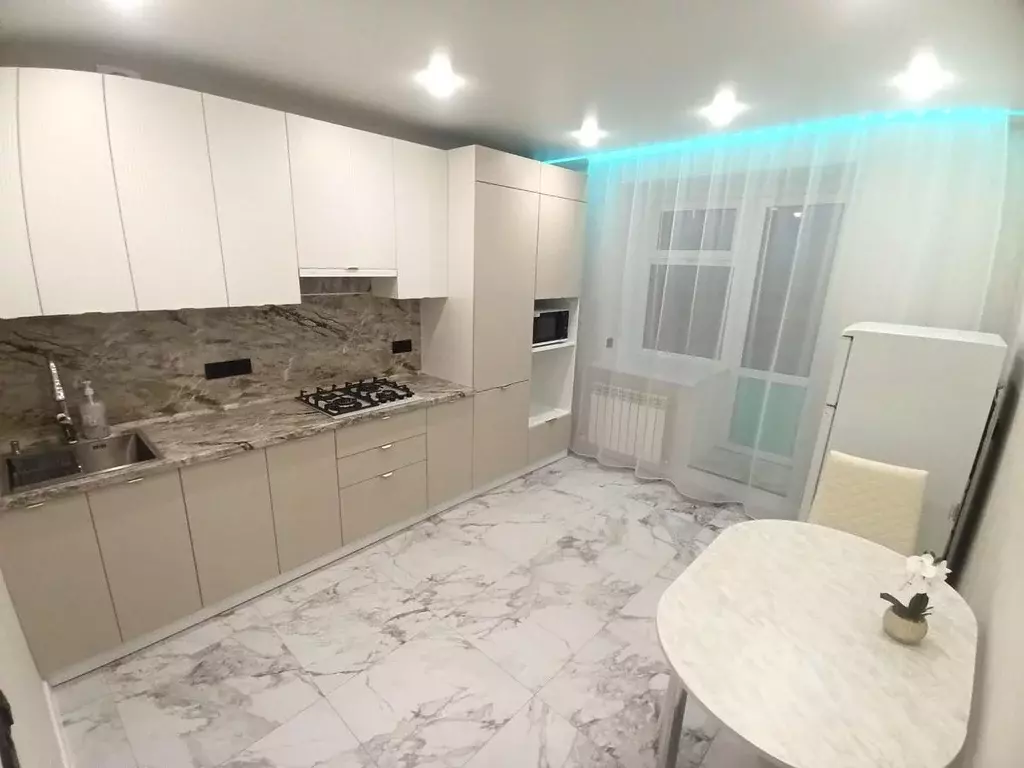 2-к кв. Татарстан, Зеленодольск ул. Тиховнина, 9А (60.0 м) - Фото 1