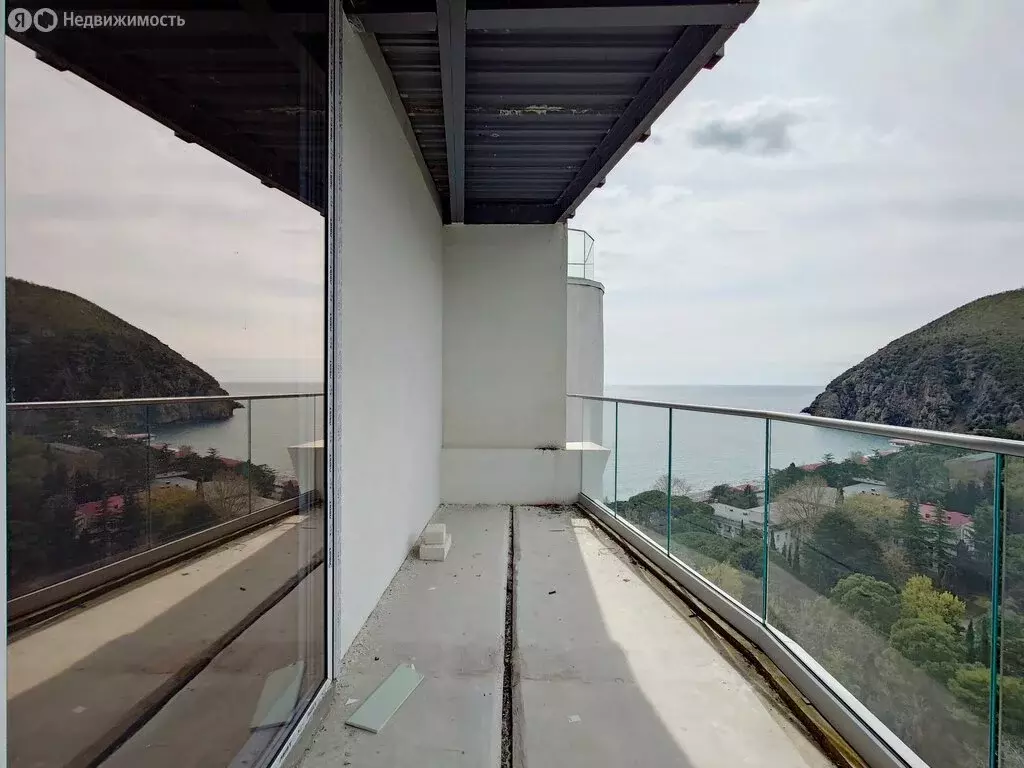 1-комнатная квартира: Партенит, Прибрежная улица, 7 (56 м) - Фото 2