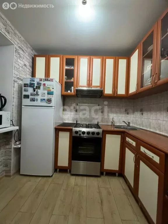 3-комнатная квартира: Новороссийск, улица Советов, 10 (56 м) - Фото 0