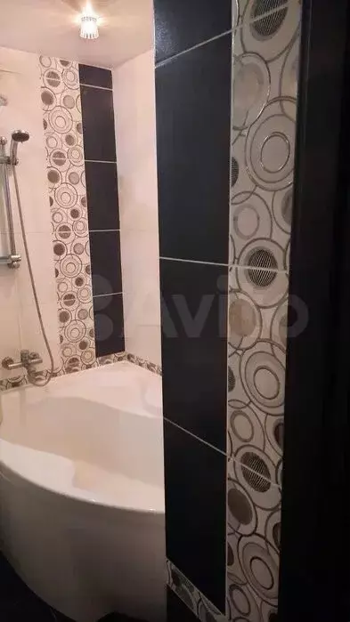 1-к. квартира, 35 м, 4/6 эт. - Фото 0