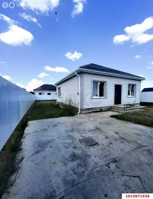 Дом в посёлок Лазурный, Черноморская улица (100 м) - Фото 1