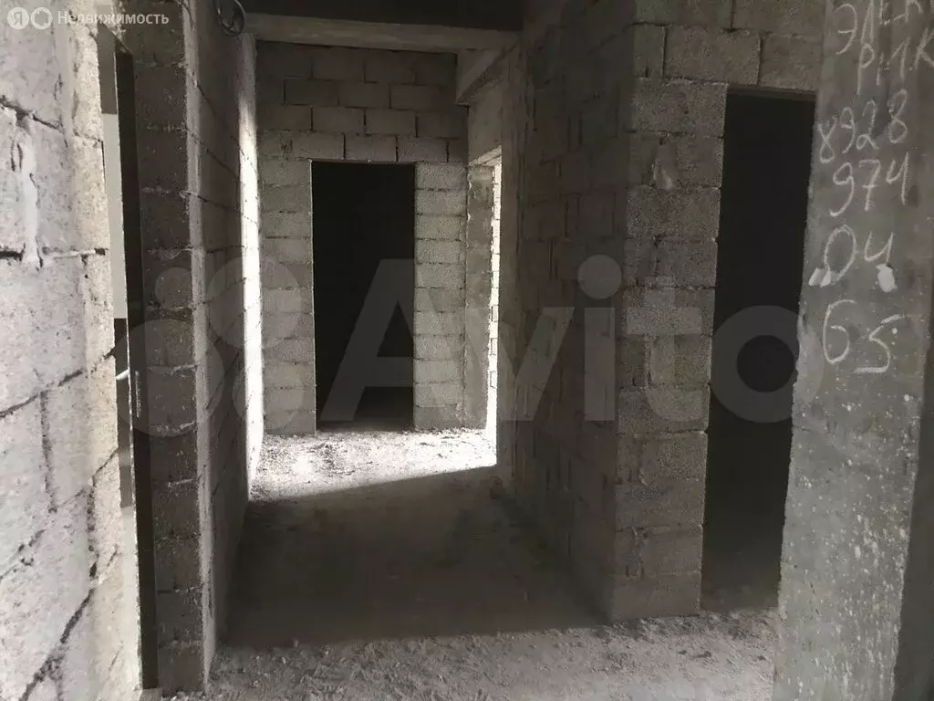 2-комнатная квартира: Махачкала, улица Даниялова, 122 (81.6 м) - Фото 1