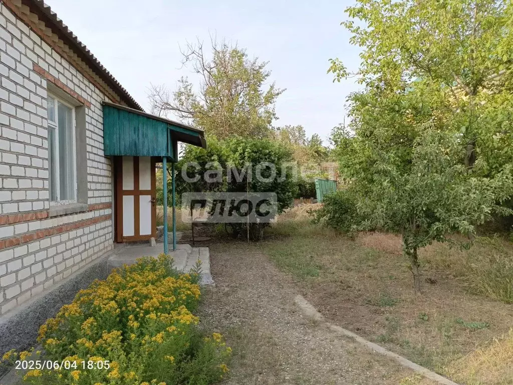 Дом в Калмыкия, Элиста Волгоградский пер., 2А (50 м) - Фото 1