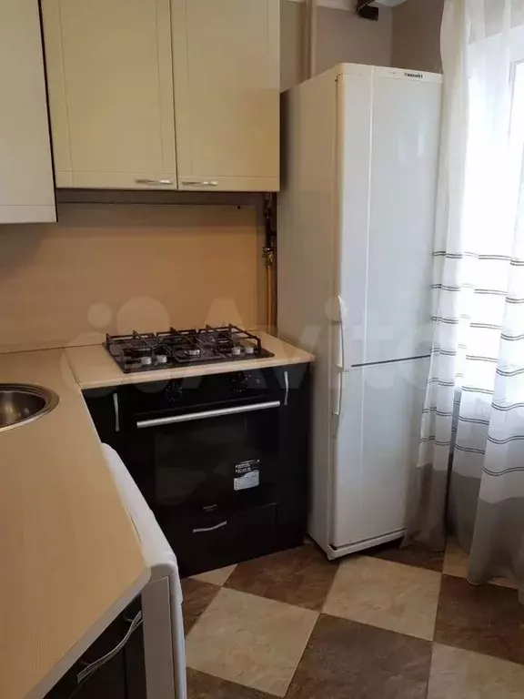 1-к. квартира, 39 м, 4/9 эт. - Фото 1