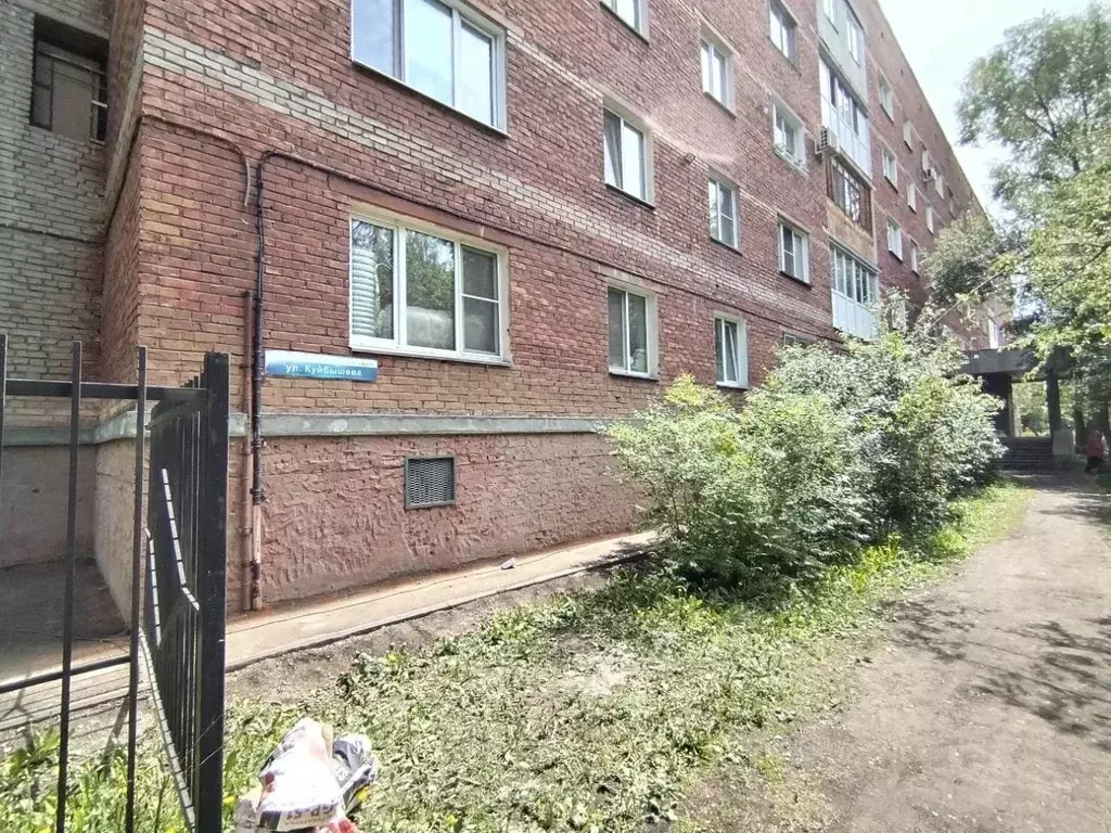 Комната Омская область, Омск ул. Куйбышева, 138а (13.3 м) - Фото 1