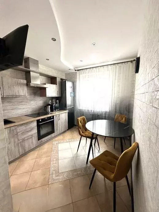 3-к. квартира, 130 м, 5/5 эт. - Фото 0