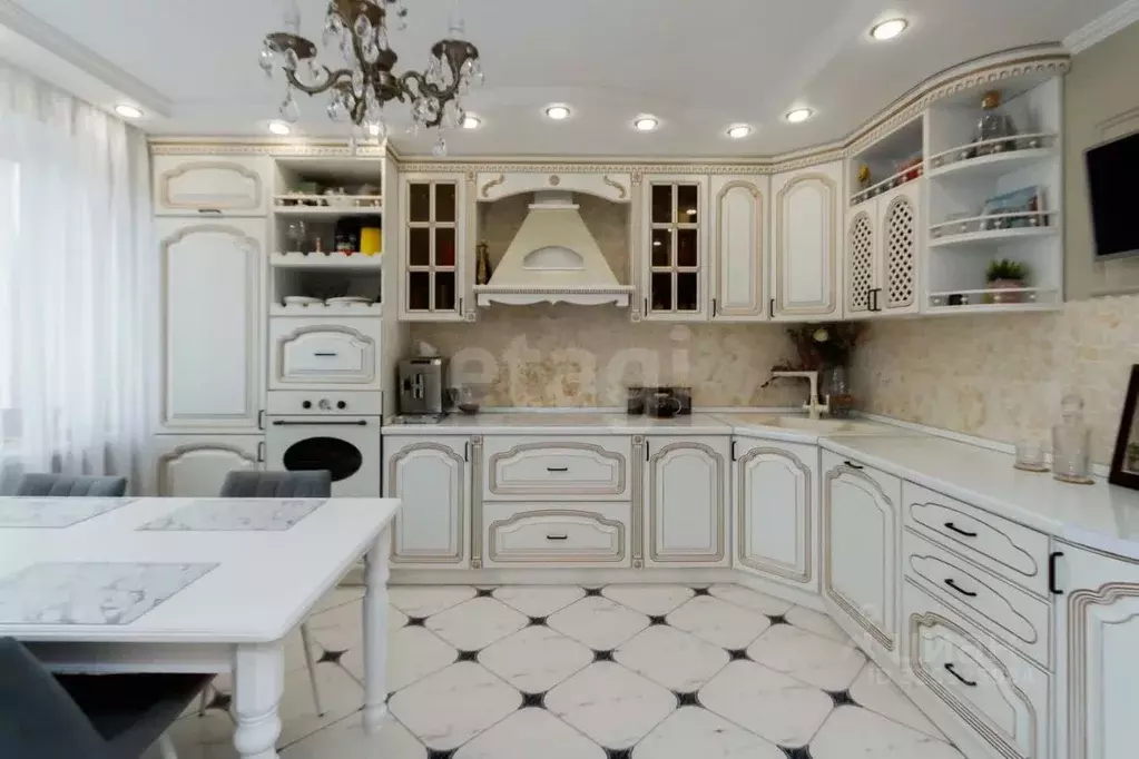 3-к кв. Тюменская область, Тюмень ул. Пермякова, 78к2 (96.5 м) - Фото 1