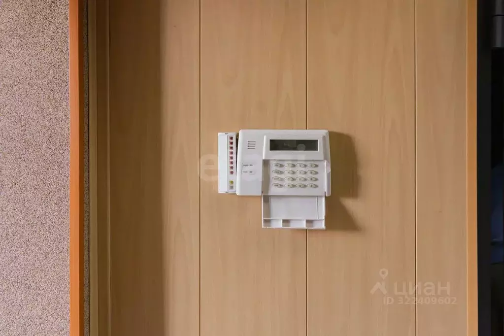 Помещение свободного назначения в Псковская область, Псков ул. Леона ... - Фото 1