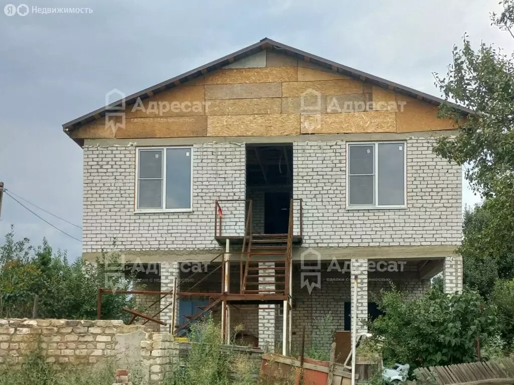 Дом в Волгоград, улица Шурухина (250 м) - Фото 1