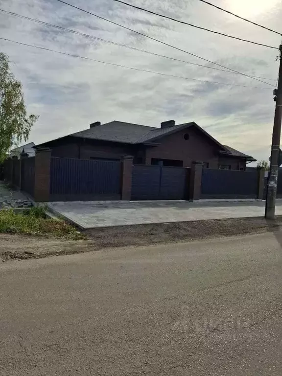 Дом в Брянская область, Брянск ул. Суворова, 64 (202 м) - Фото 2