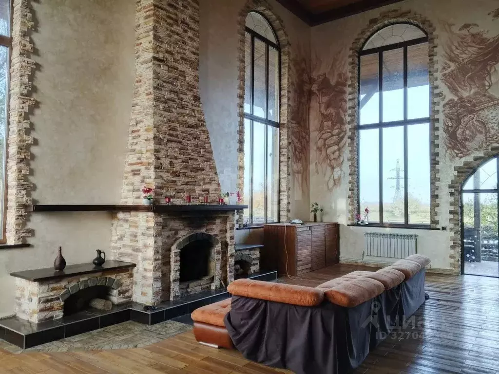 Дом в Астраханская область, Камызякский район, с. Чаган Восточная ул., ... - Фото 1