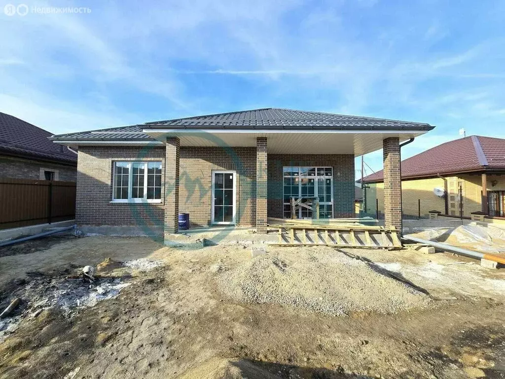 Дом в Ессентукская, Ковровая улица (160 м) - Фото 1