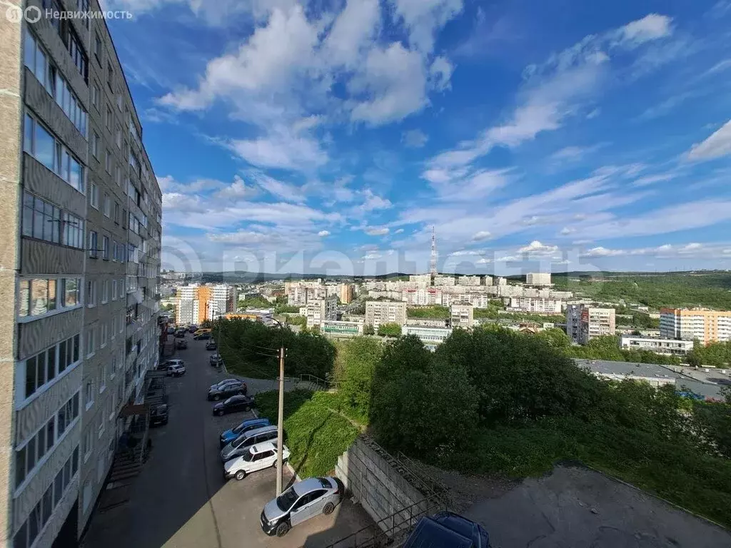 3-комнатная квартира: Мурманск, улица Капитана Орликовой, 23 (57.5 м) - Фото 0