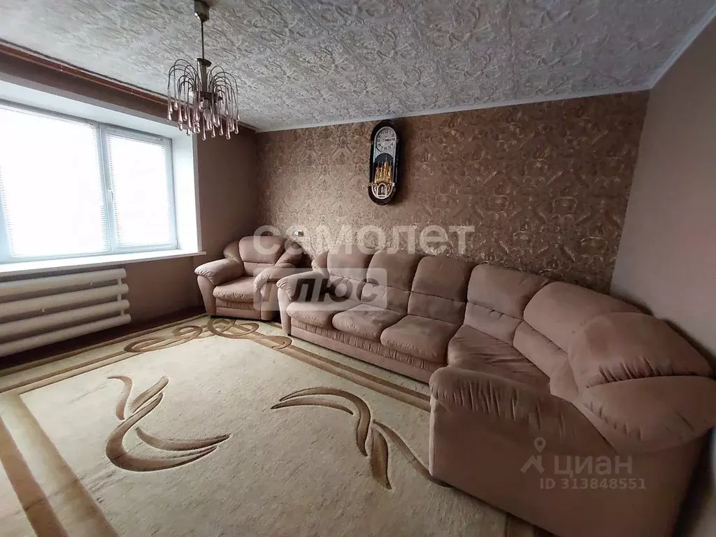 3-к кв. Пензенская область, Кузнецк ул. Белинского, 1 (60.9 м) - Фото 0