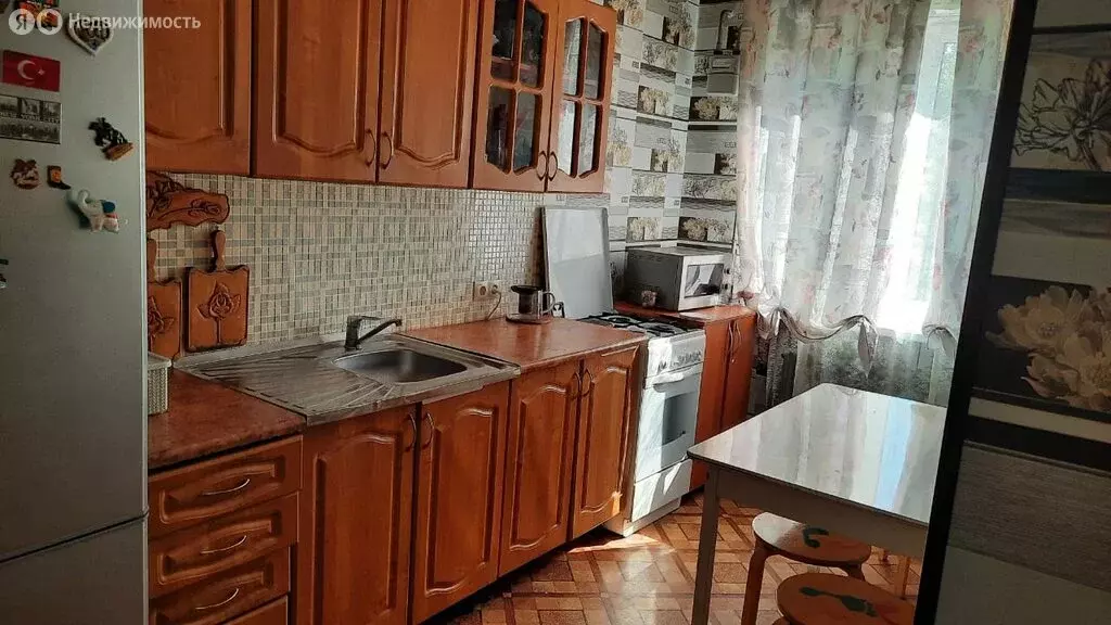 4-комнатная квартира: Туапсе, улица Софьи Перовской, 8 (160 м) - Фото 1