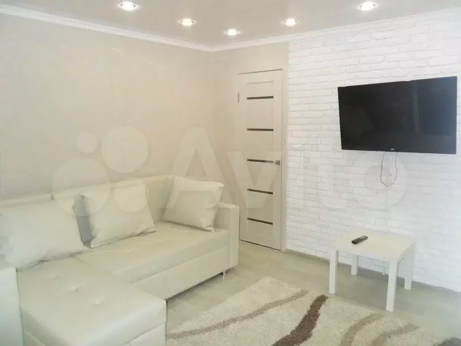 2-к. квартира, 54 м, 2/4 эт. - Фото 0