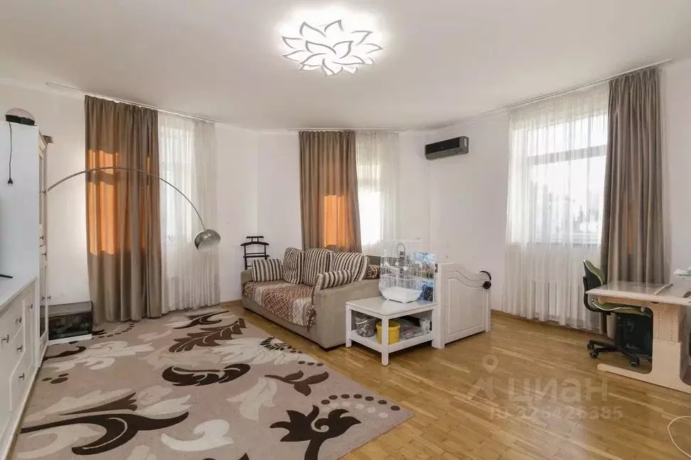 2-к кв. Севастополь просп. Героев Сталинграда, 63 (86.0 м) - Фото 1