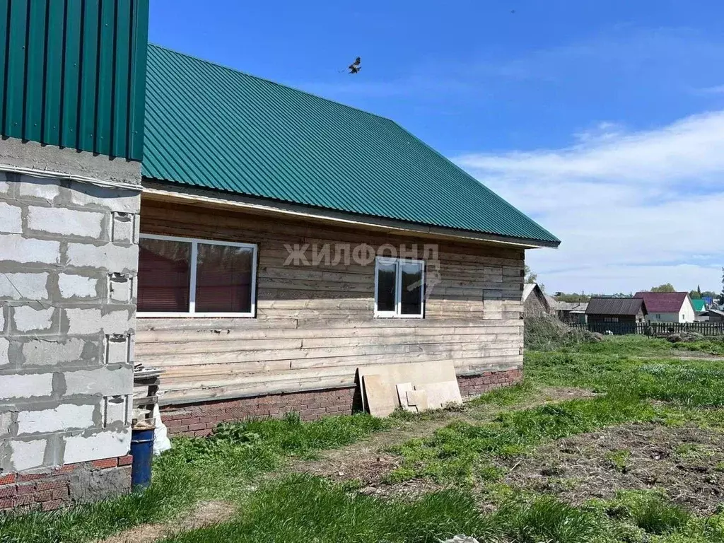 Дом в Новосибирская область, Ордынский район, с. Верх-Ирмень ... - Фото 0