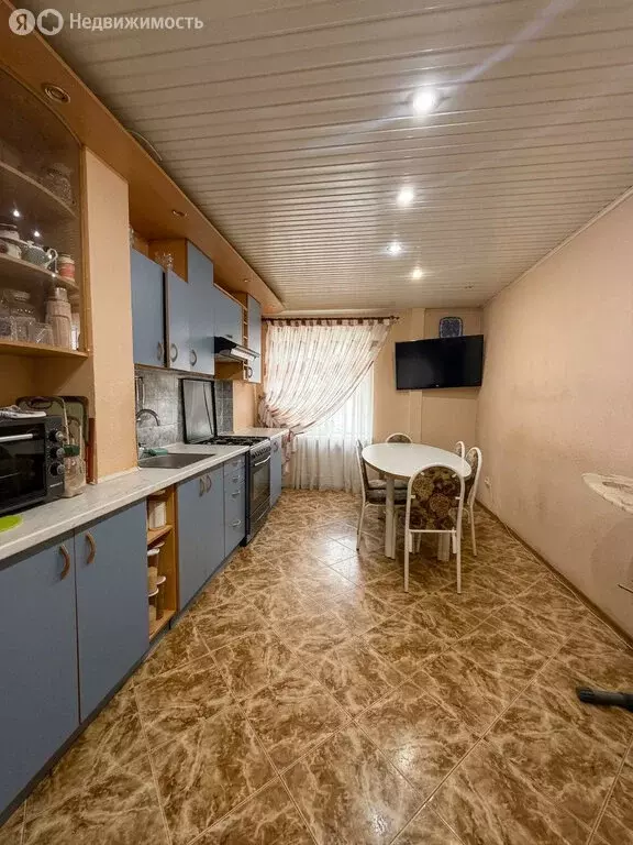 3-комнатная квартира: Киров, улица Сурикова, 36 (63 м) - Фото 1