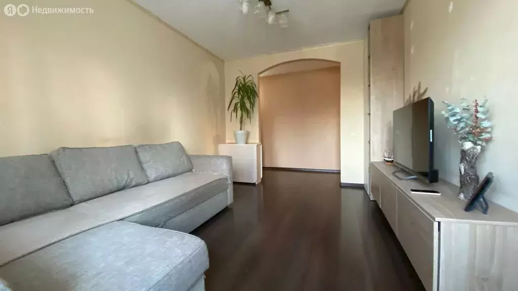 3-комнатная квартира: Уфа, улица 50-летия Октября, 20 (56.9 м) - Фото 1