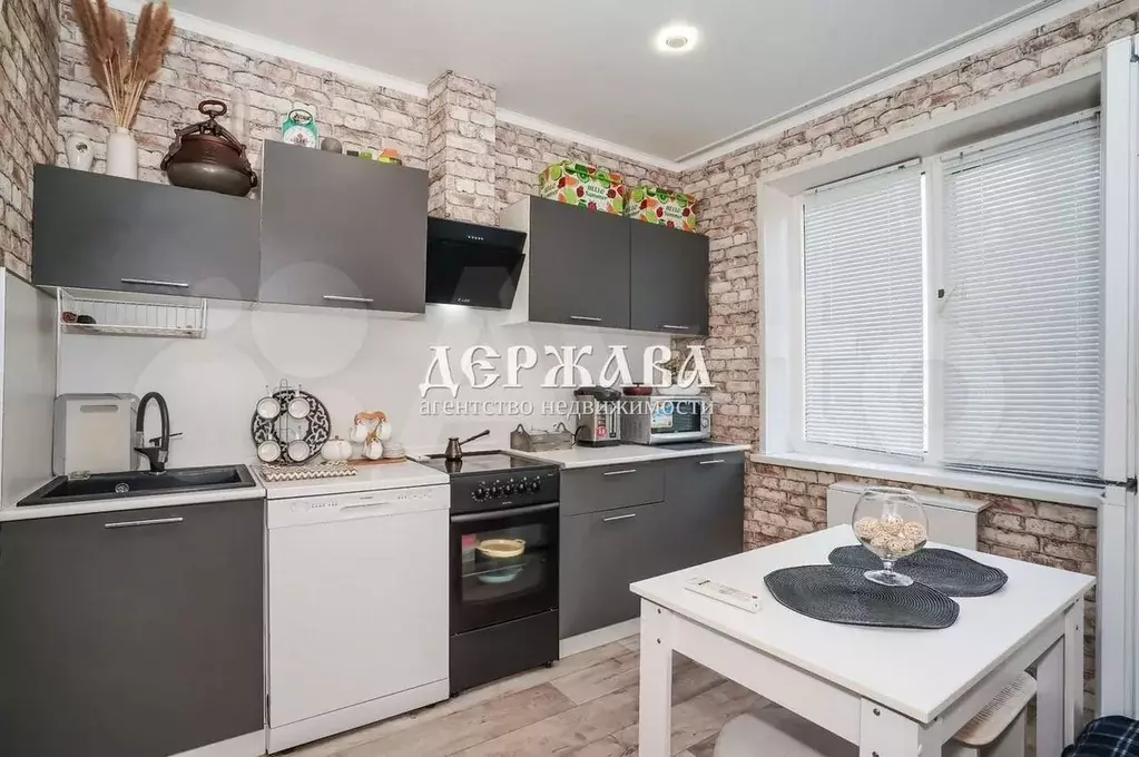 3-к. квартира, 63 м, 3/9 эт. - Фото 1