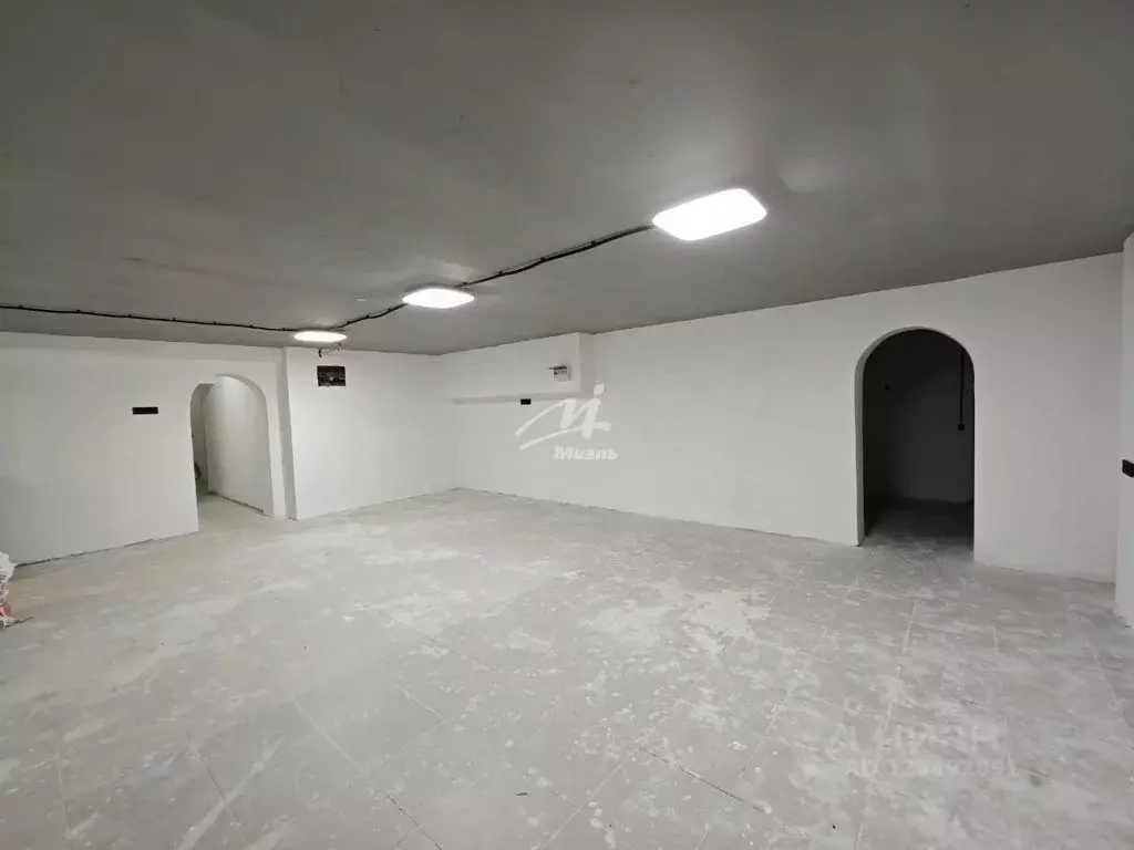 Торговая площадь в Севастополь просп. Генерала Острякова, 139А (122 м) - Фото 1