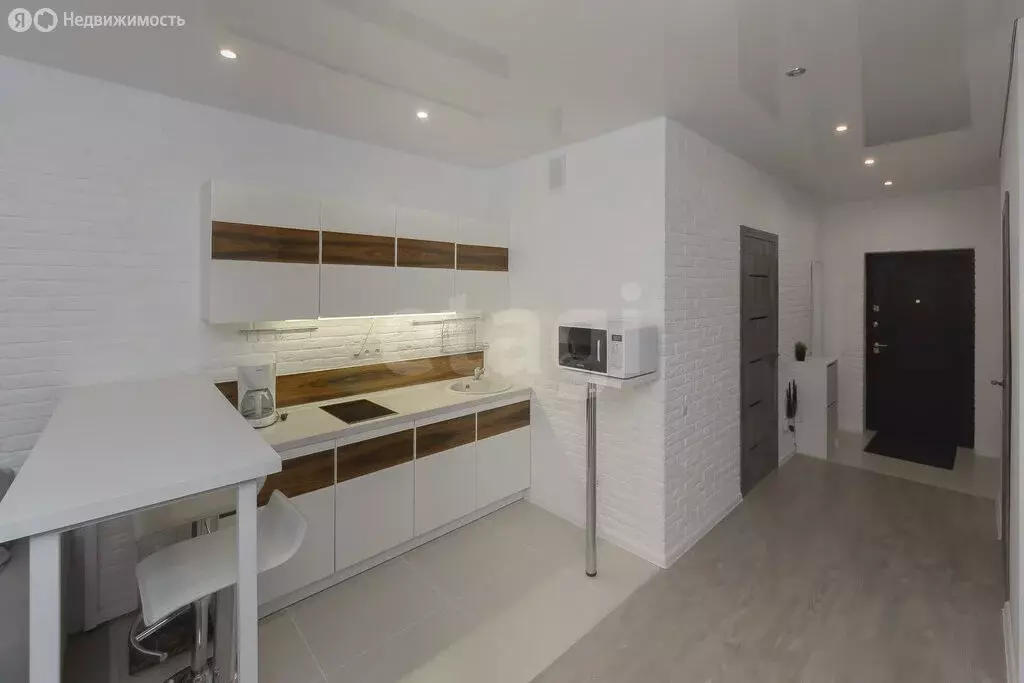 1-комнатная квартира: Тюмень, улица Станислава Карнацевича, 4 (40 м) - Фото 2