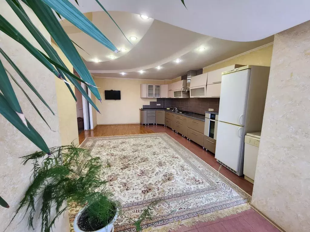 4-к кв. Саратовская область, Саратов проезд 7-й Дегтярный, 1а (180.0 ... - Фото 1