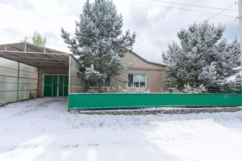 Дом в Оренбургская область, с. Октябрьское ул. Мира, 2 (102 м) - Фото 1